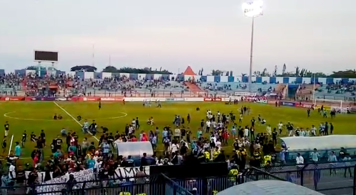 Dibawah Tekanan LA Mania, Persela Menang Tipis atas Badak Lampung