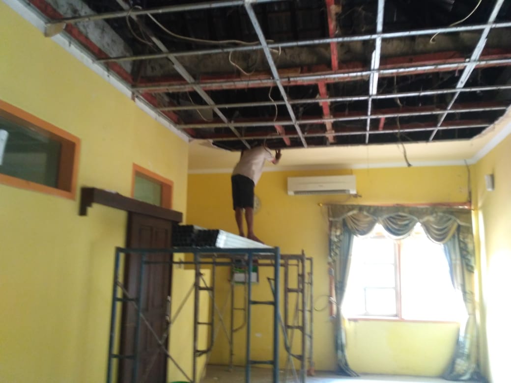 Ruangan di Kantor DPRD Bojonegoro Direnovasi, Pekerja Dibayar Rp 80 Ribu Per Hari