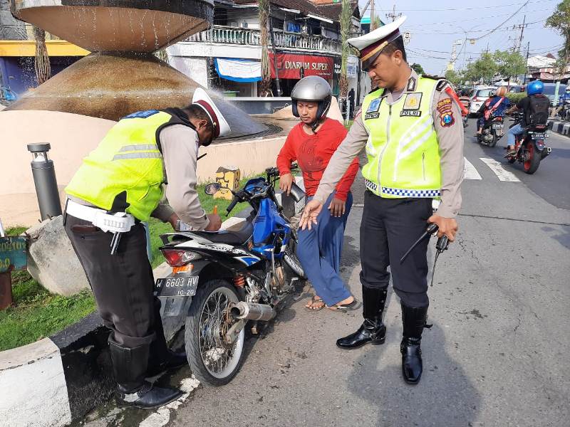 Jelang Tahun Baru, Satlantas Gresik Razia Knalpot Brong