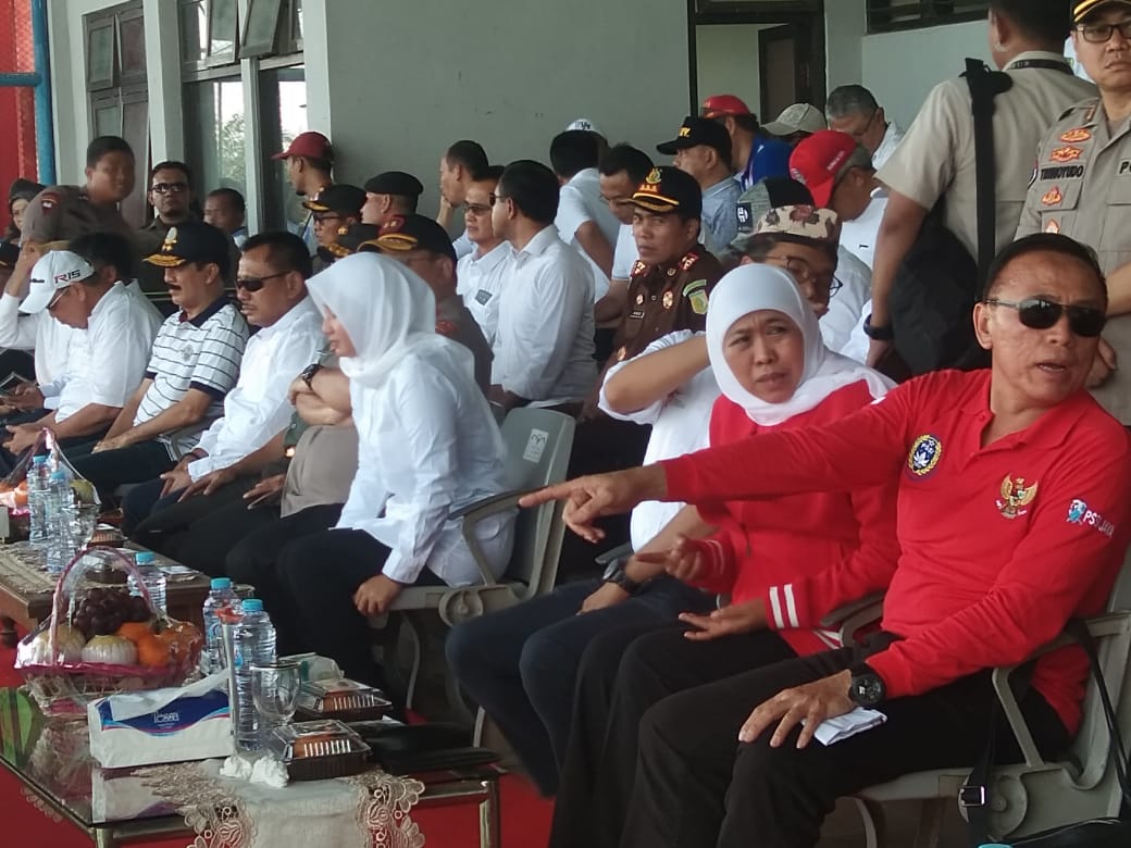 Buka Piala Gubernur Jatim 2020, Khofifah Diteriaki 'Bau Sampah' Oleh Sekelompok Suporter