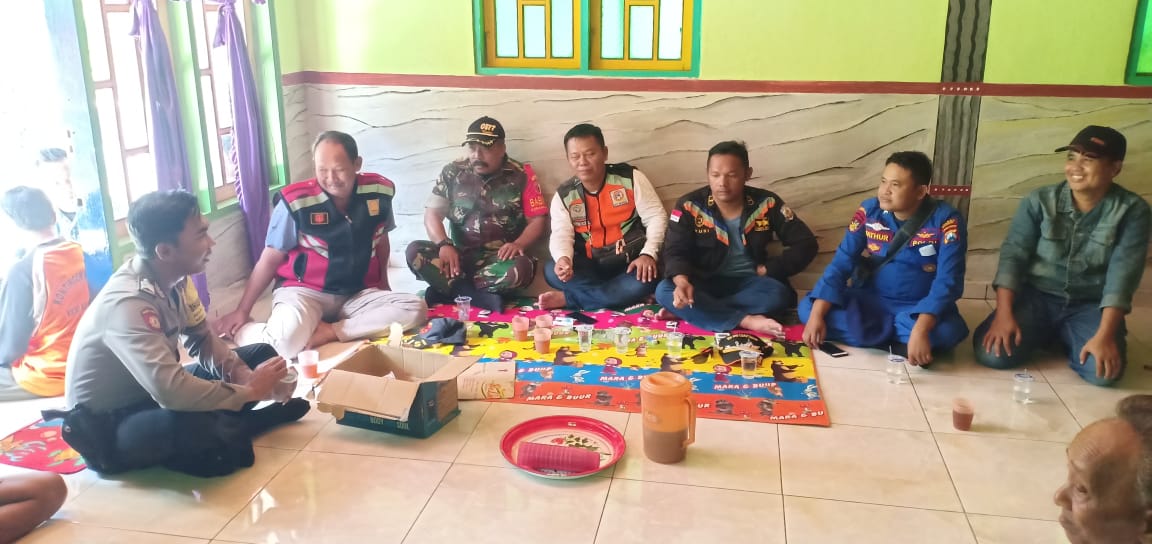 Korsleting Listrik di Tengah Laut Bawean, Kapal Habis Terbakar dan Empat ABK Selamat