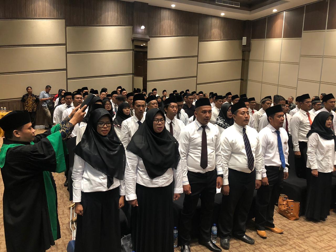 Petugas PPS Gresik Dilantik di Kantor Kecamatan