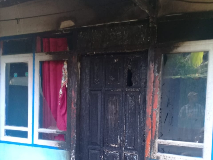 Jadi Korban Teror, Rumah Warga di Pasuruan Nyaris Terbakar