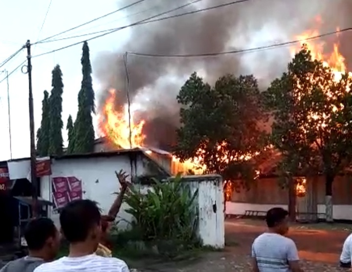 Gudang Tembakau di Bojonegoro Terbakar Hebat