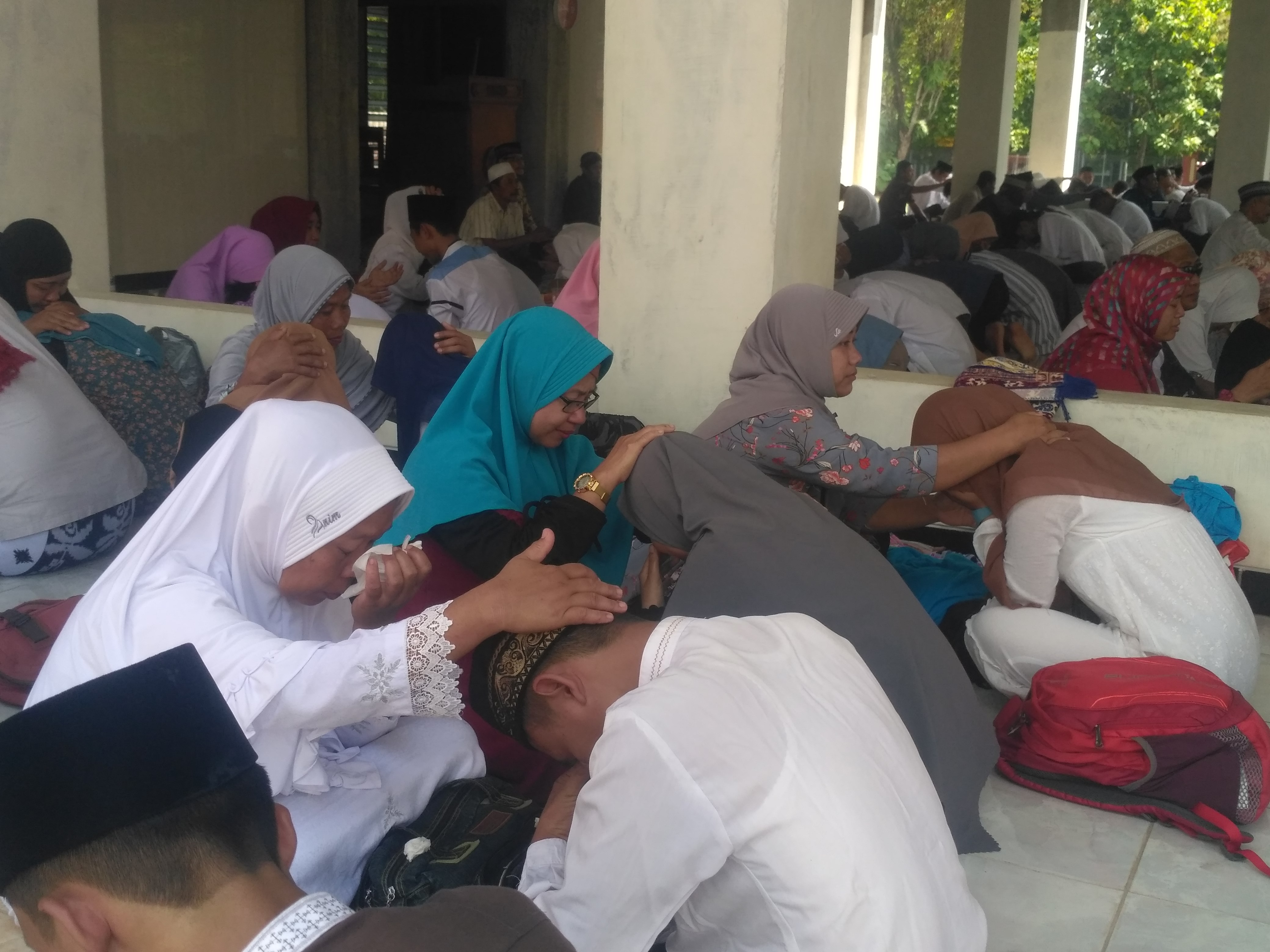 Doa Bersama UNBK, Ratusan Siswa SMKN 2 Bojonegoro Menangis