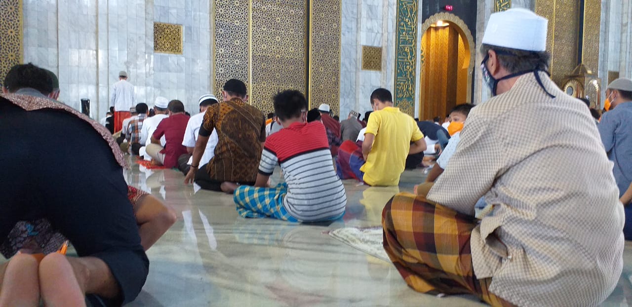 Salat Jumat Masih Tetap Dilaksanakan di Masjid Al Akbar
