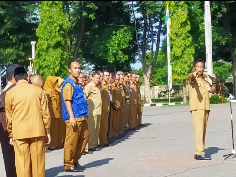 Perang Lawan Covid-19, Bupati Gresik : Bubarkan Kegiatan Bergerombol