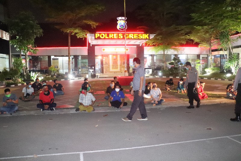 Lagi, 27 Warga Gresik Masih Bandel Keluar Malam Diangkut Polisi
