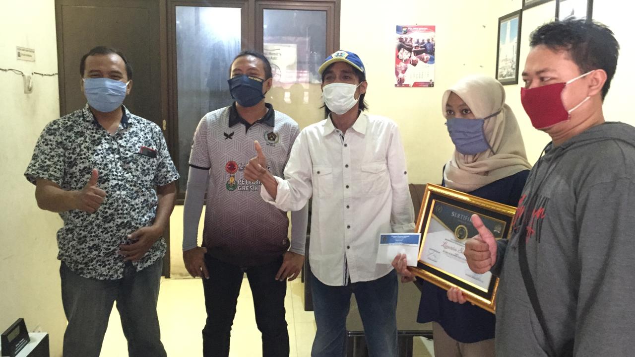 PWI Gresik Serahkan Hadiah Lomba, Antusias Peserta Besar