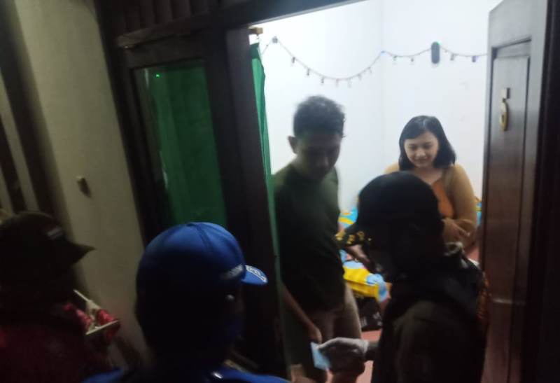 Dua Pasangan Pemuda Kumpul Kebo di Bojonegoro Diobrak Satpol PP