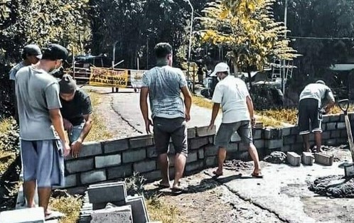 Physical Distancing Kebablasan, Dua Desa Saling Portal Jalan