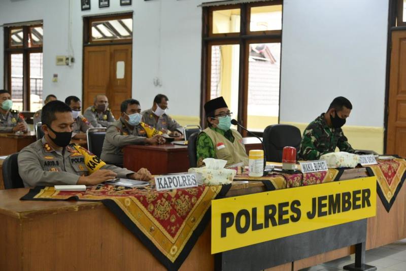 Warga Jember Diminta Tak Gelar Salat Ied di Masjid dan Lapangan