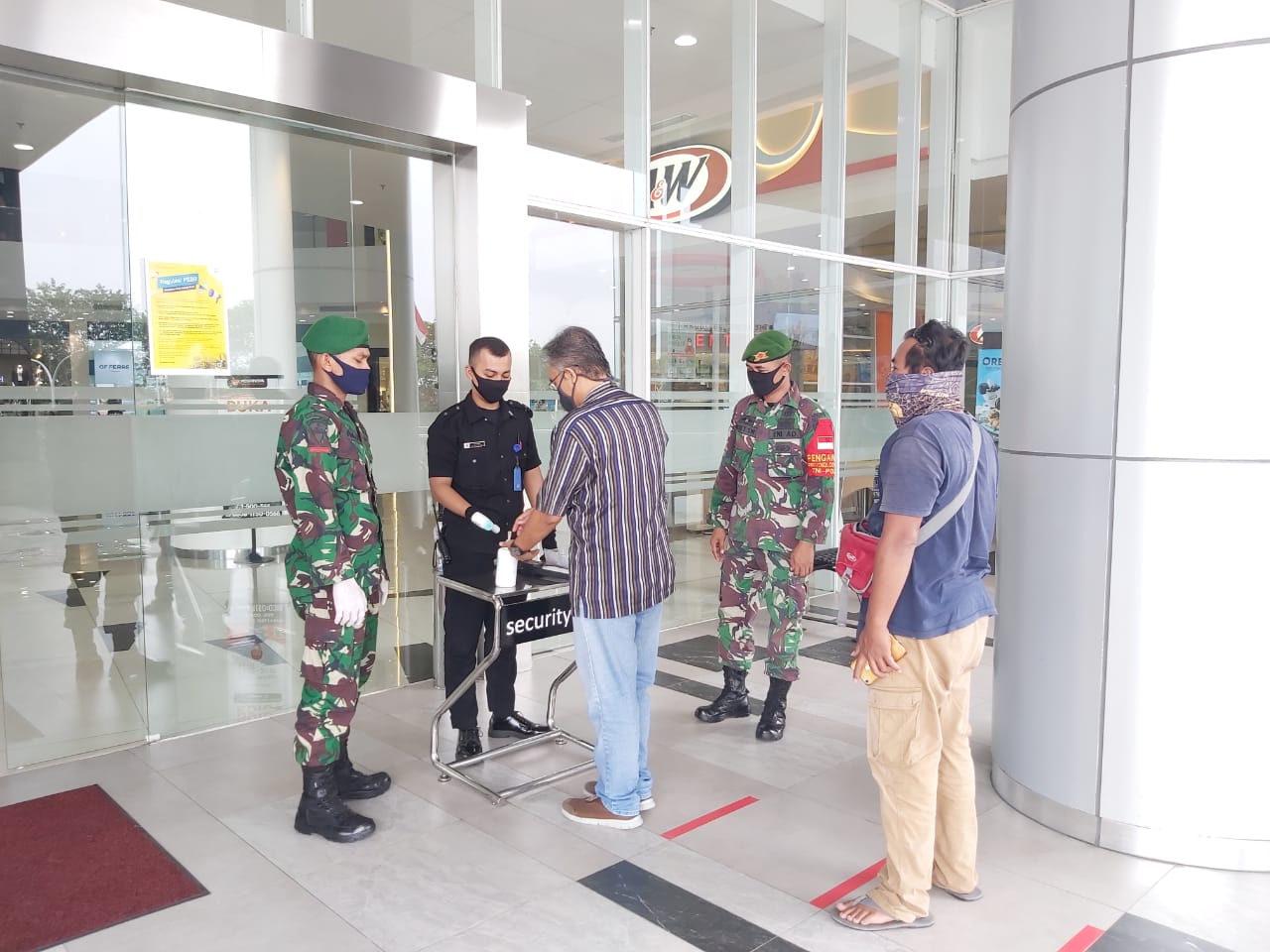 150 TNI Dikirim ke Gresik Bantu Penjagaan Jelang New Normal