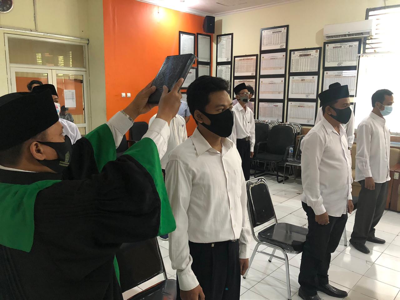 KPU Gresik Lantik Lima Anggota PPS Hasil PAW