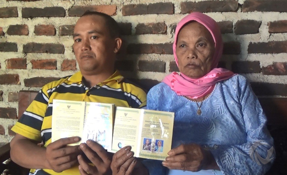 Nikah Beda Usia Nenek 72 Tahun dan Duda 36 Tahun Disaksikan Camat dan Kapolsek