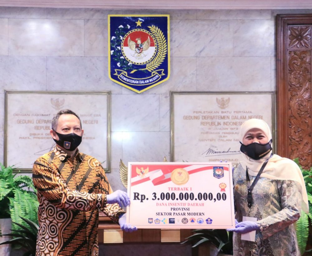 Pemprov Jatim Raih Dua Penghargaan dari Kemendagri