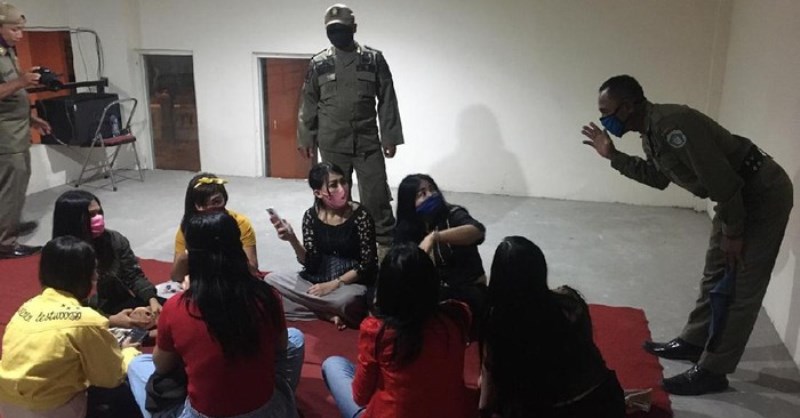 8 Wanita Pemandu Lagu di Lamongan Diamankan Satpol PP