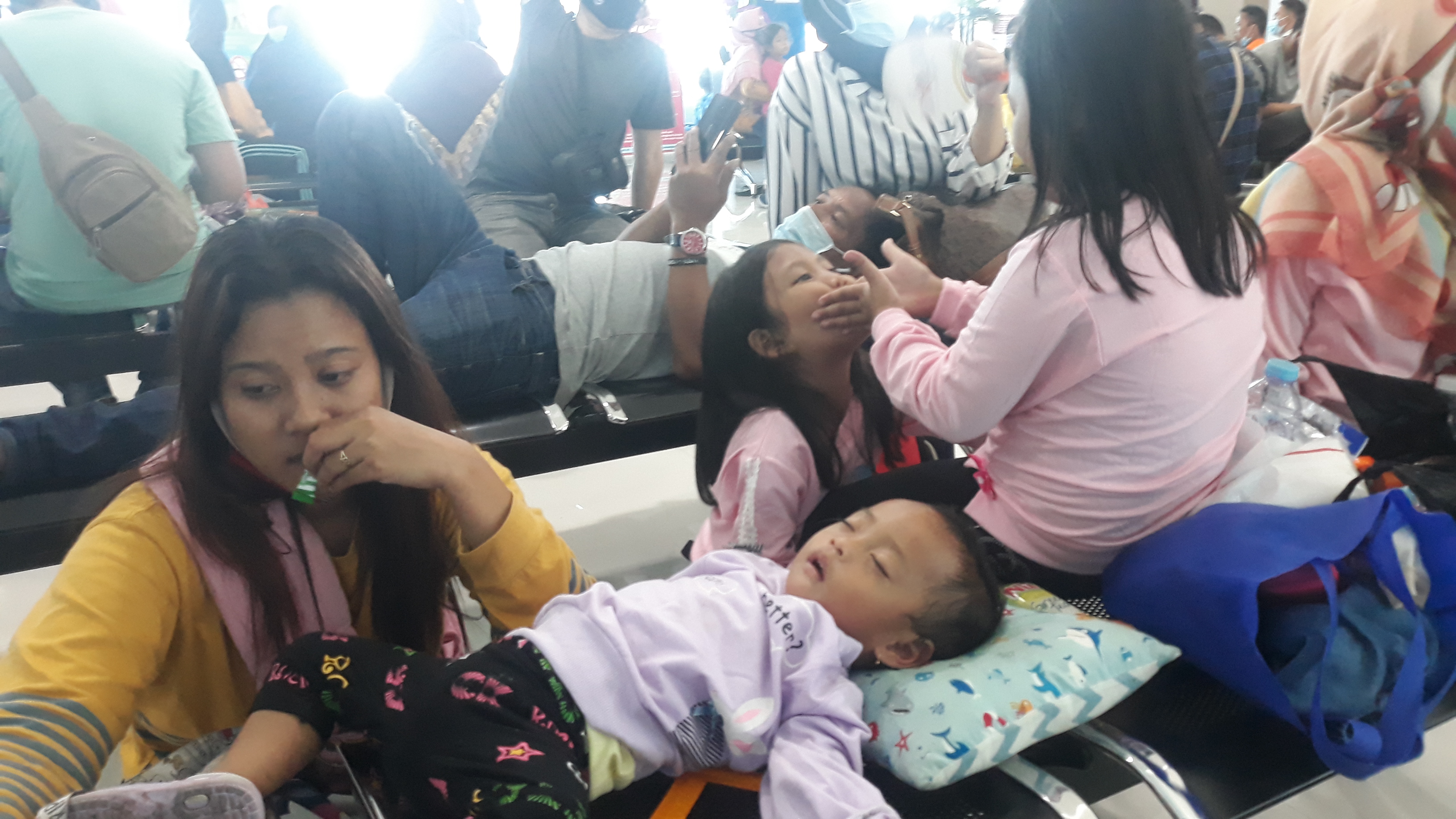 Cerita Warga Bawean Keluarkan Biaya Hingga Rp 10 Juta Tapi Gagal Berlayar