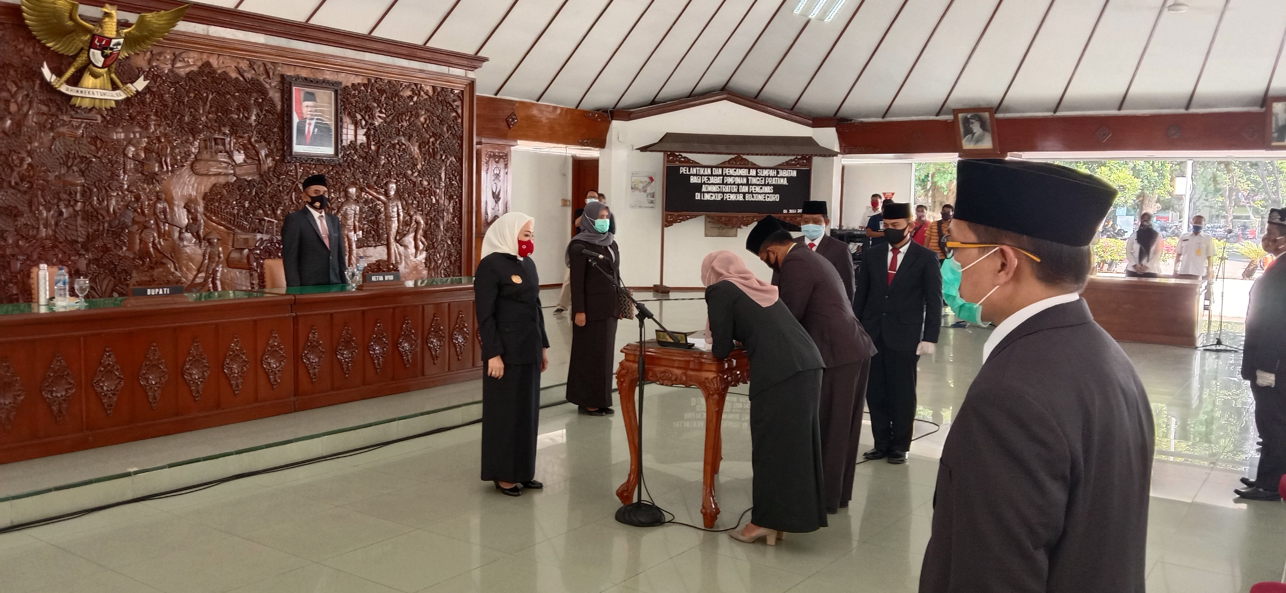 Gelombang Mutasi Lagi, Bupati Melantik Sejumlah Pejabat