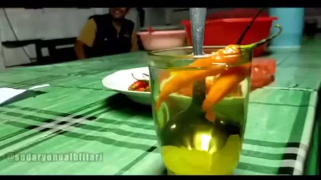 Posting "Wedang Lombok", Gubernur Khofifah Diserbu Komentar Pedas Netizen