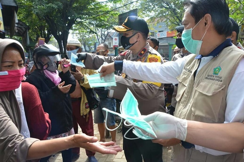 Pendukung Almarhum Cak Nur Menyebar ke Semua Paslon