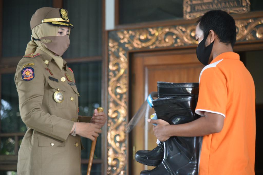 Jelang Idul Adha, Para Jagal di Jember Dapat APD Gratis