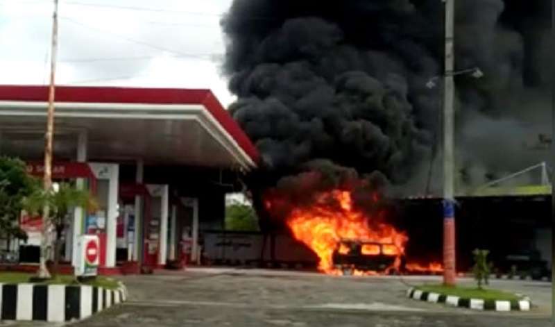 Akibat Mobil Korslet, SPBU di Pamekasan Nyaris Terbakar