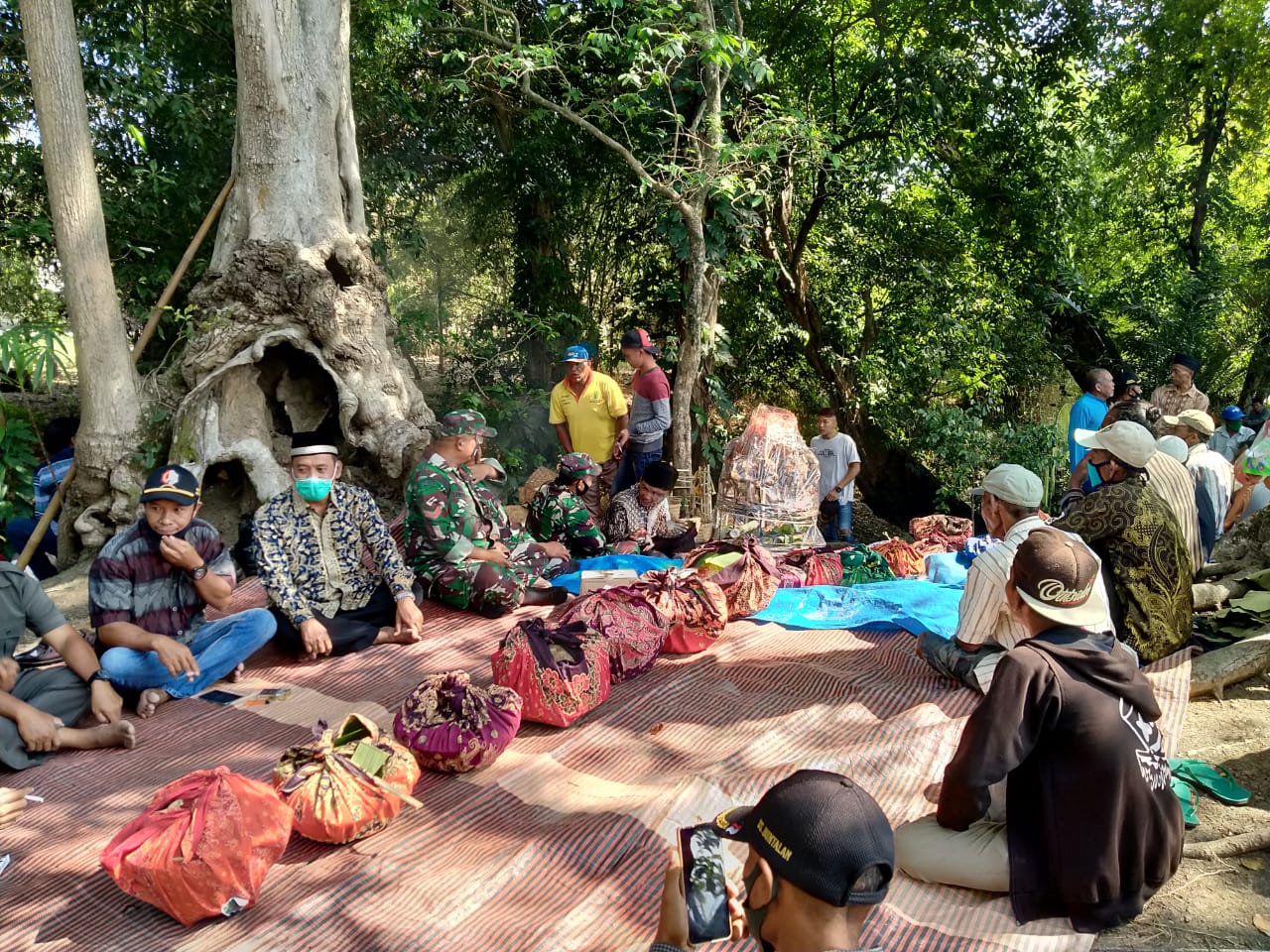 Begini Cara Warga Buntalan Bojonegoro Gelar Sedakah Bumi di Tengah Pandemi