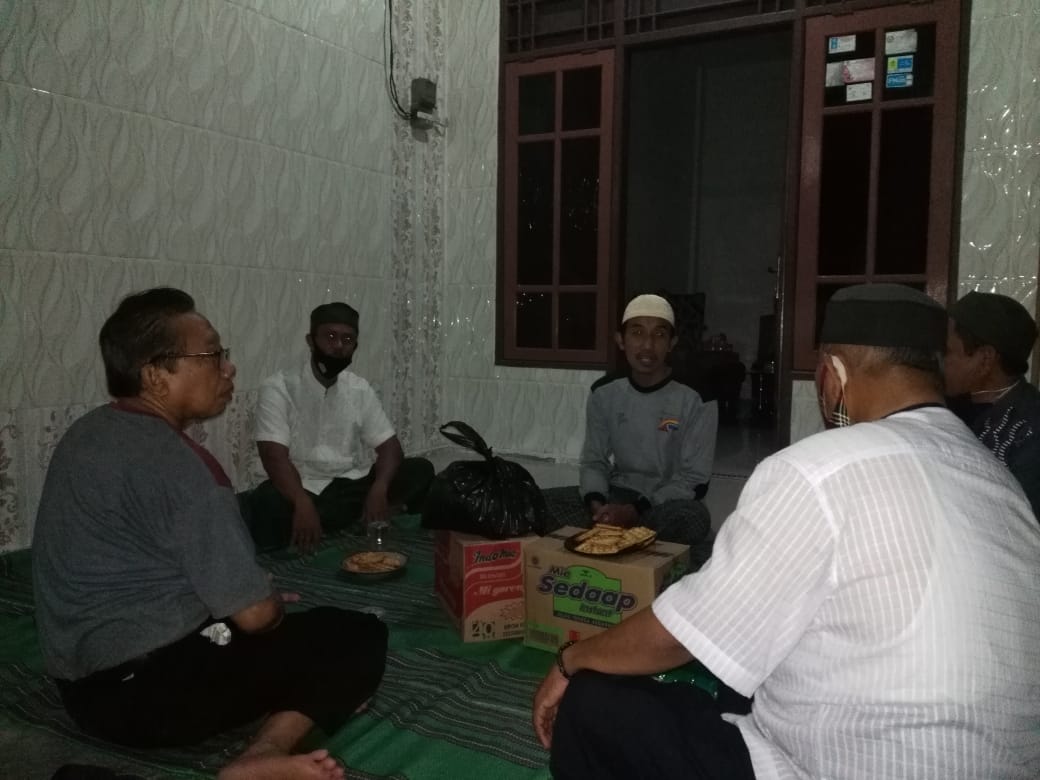 Aksi Cepat Tanggap Jamaah Masjid At-Taqwa Kedanyang Ringankan Beban Warga Terkonfirmasi Positif Covid-19