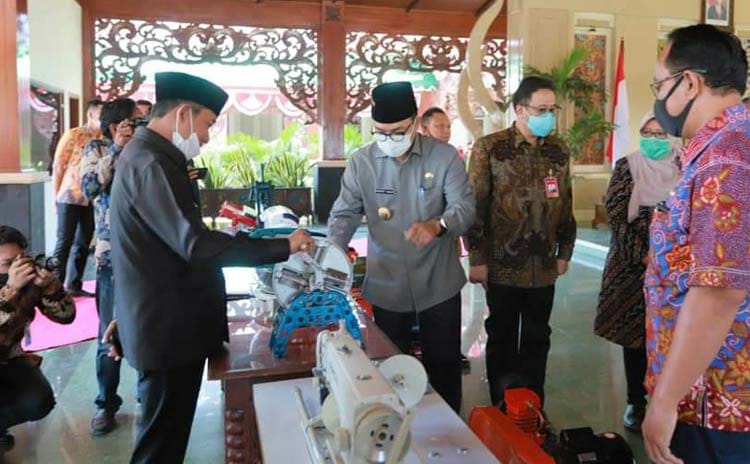 Puluhan Calon Wirausahawan Dapat Ini dari Bupati Pamekasan