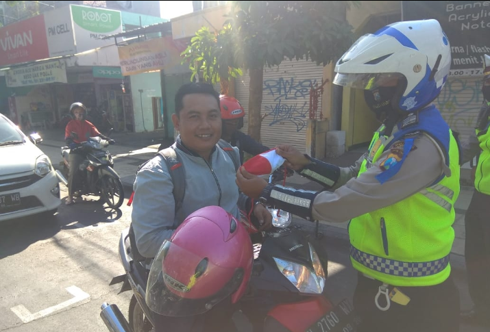 Angka Kesembuhan di Gresik Naik, Satlantas Terus Galakkan Penegakan Protokol Kesehatan di Jalan