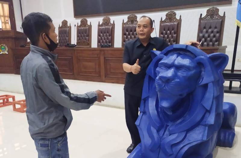 Hari Ini Ulang Tahun Arema ke-33, DPRD Malang Hadiahi APD Kesehatan