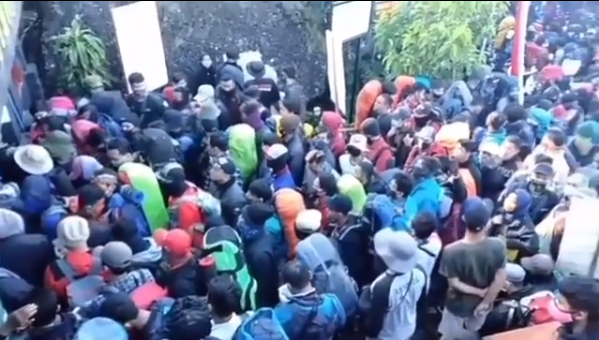 Pendakian Cemoro Sewu Full Dan Ditutup Sementara