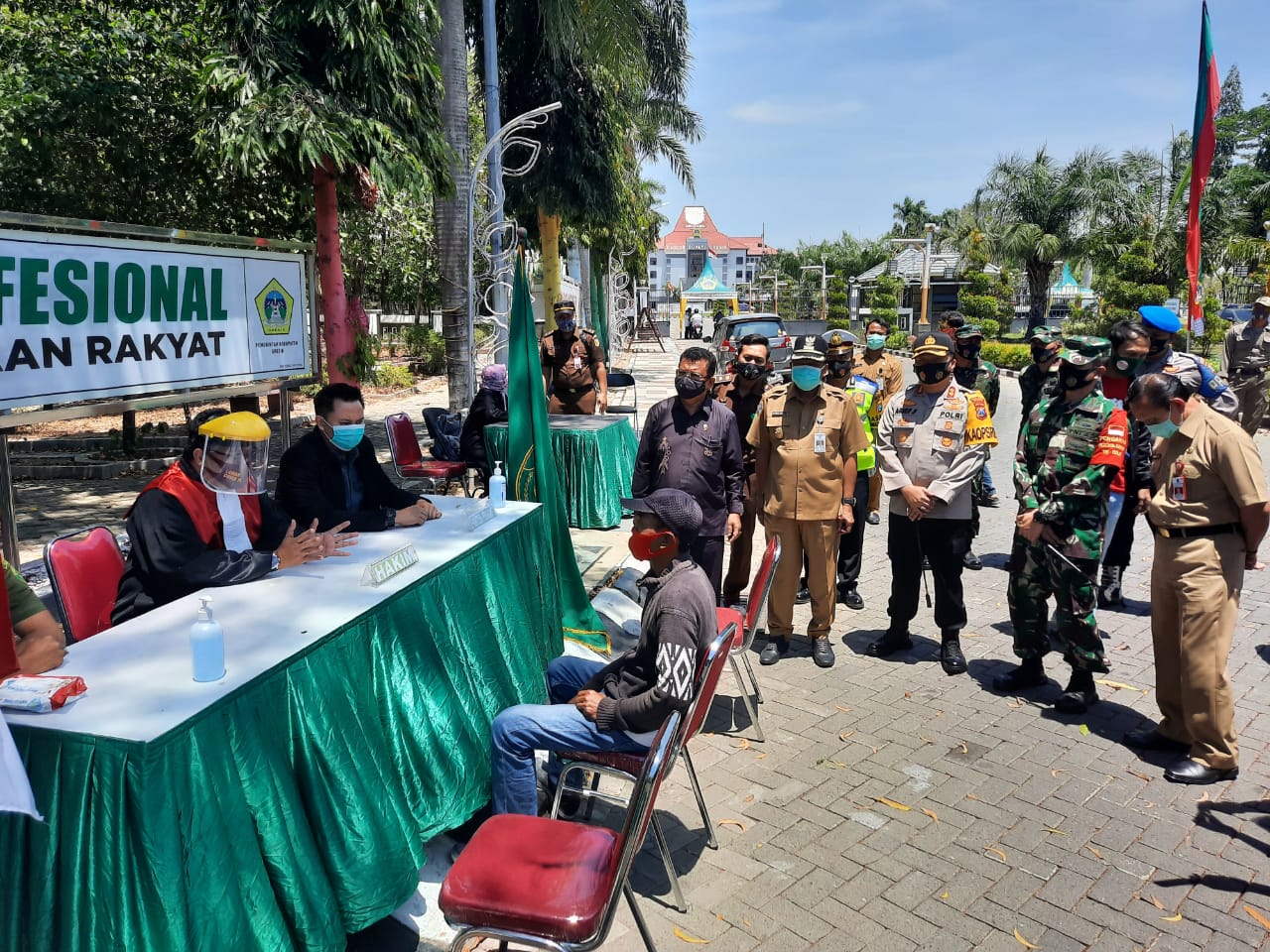 Update Covid Gresik 35 Orang Sembuh, Puluhan Warga Bayar Denda usai Terjaring Razia Masker