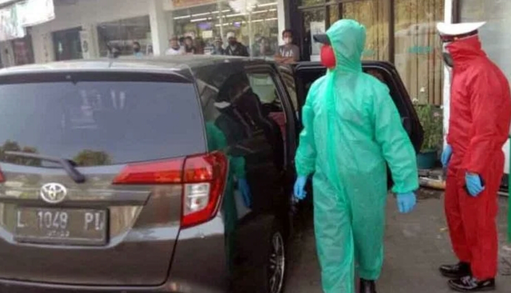 Kelamaan Di Dalam Mobil, Perempuan Ini Klenger di Rest Area Tol Sidoarjo