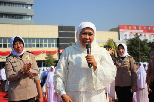 Pesan Khofifah Untuk Para Polwan, Tugas dan Keluarga Harus Berjalan Baik