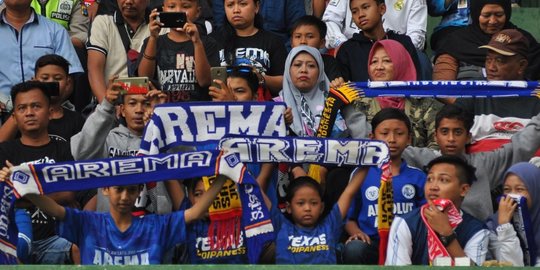 Arema Tunda Kedatangan Pelatih Fisik Victor Tinoco