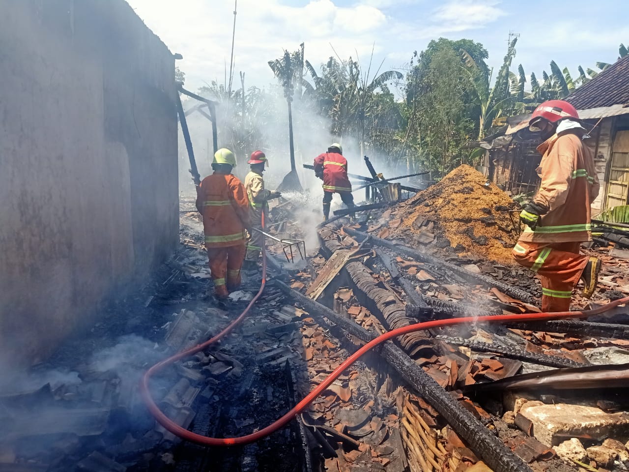 Rumah Prangkat Desa di Bojonegoro Ludes Terbakar