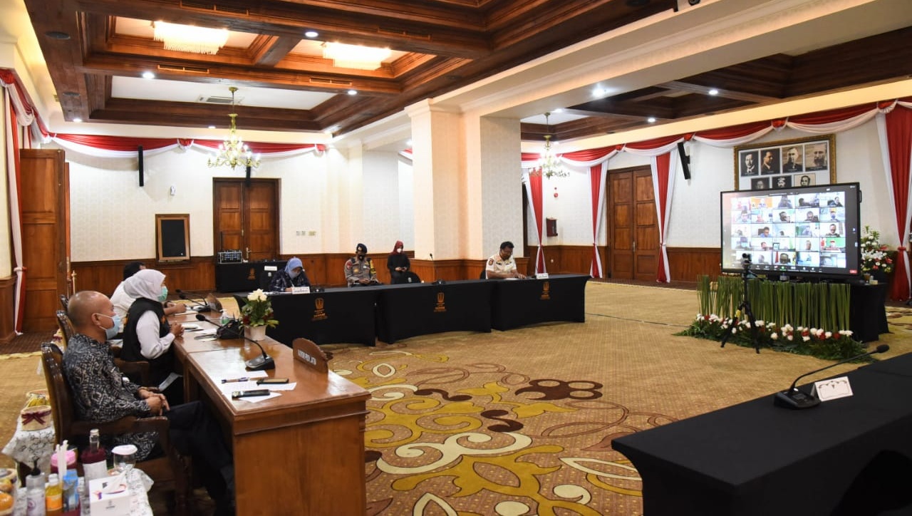 Cegah Pelajar Ikut Demo, Khofifah Minta Komite dan OSIS Berperan Aktif