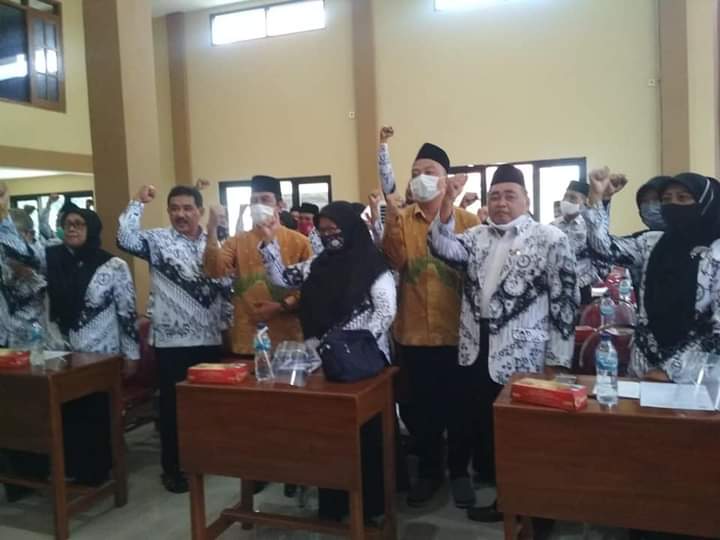 PGRI Gresik Yakin Pak Qosim Perhatikan Pendidikan dan Kesejahteraan Guru