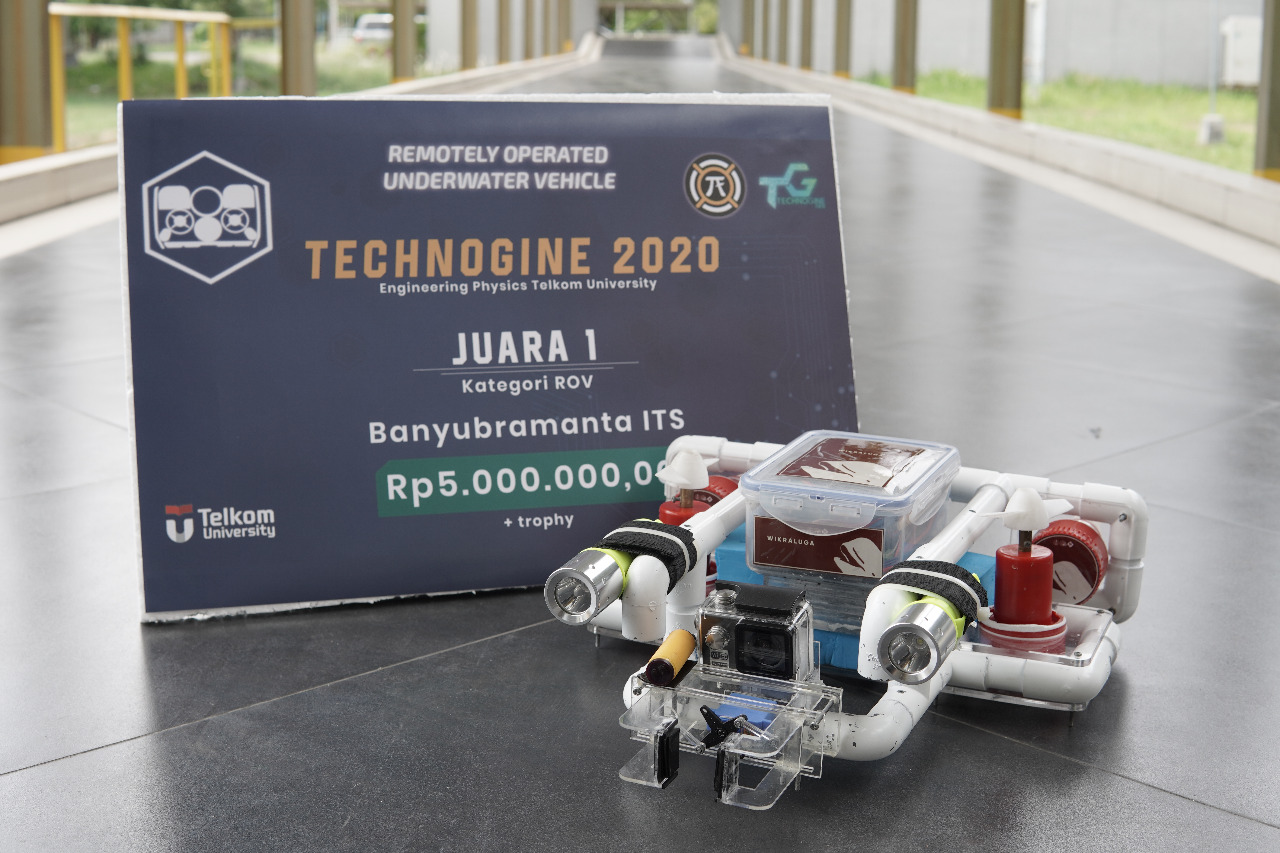 Wikraluga Robot Penyapu Ranjau ITS Jawara di Technogine 2020