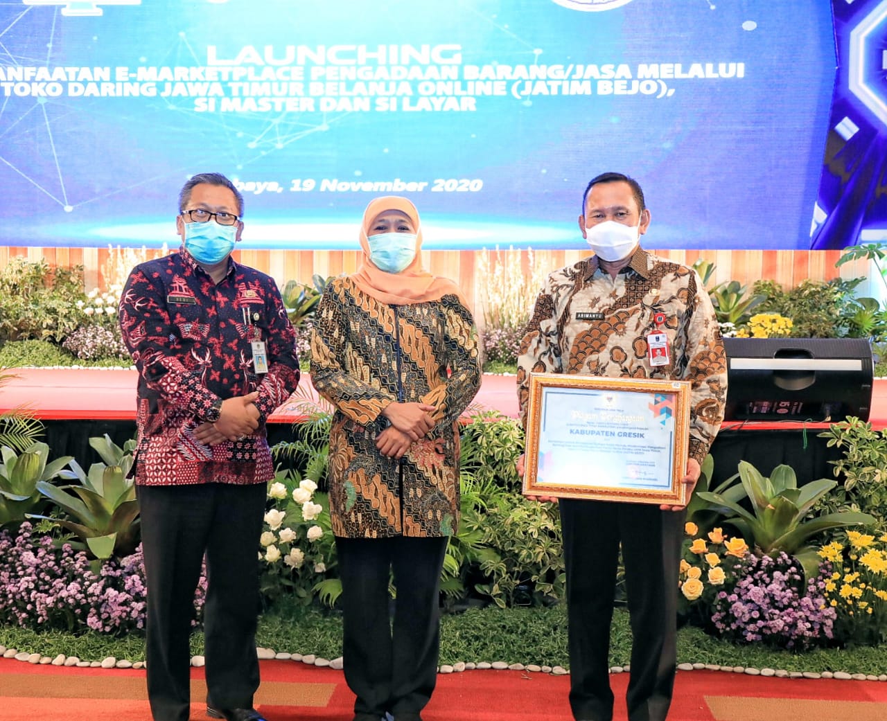 Pemkab Gresik Terima Penghargaan Pengadaan Barang dan Jasa Jawa Timur