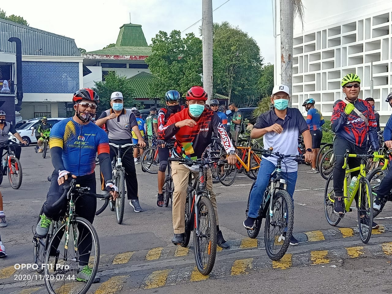 Bupati Sambari Ajak Danrem 084/BJ Gowes Bareng Keliling Kota Gresik