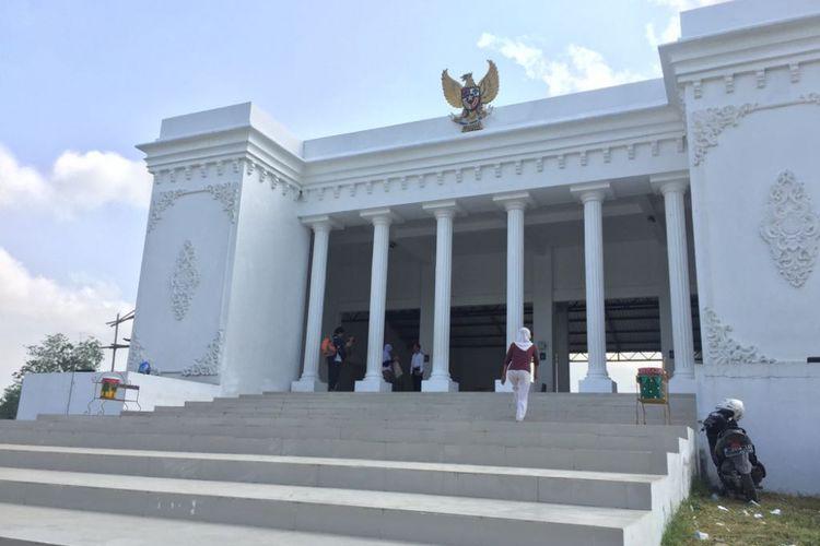 Ketua DPD Kritik Penggunaan Dana Desa untuk Bangun Kantor Desa Seperti Istana