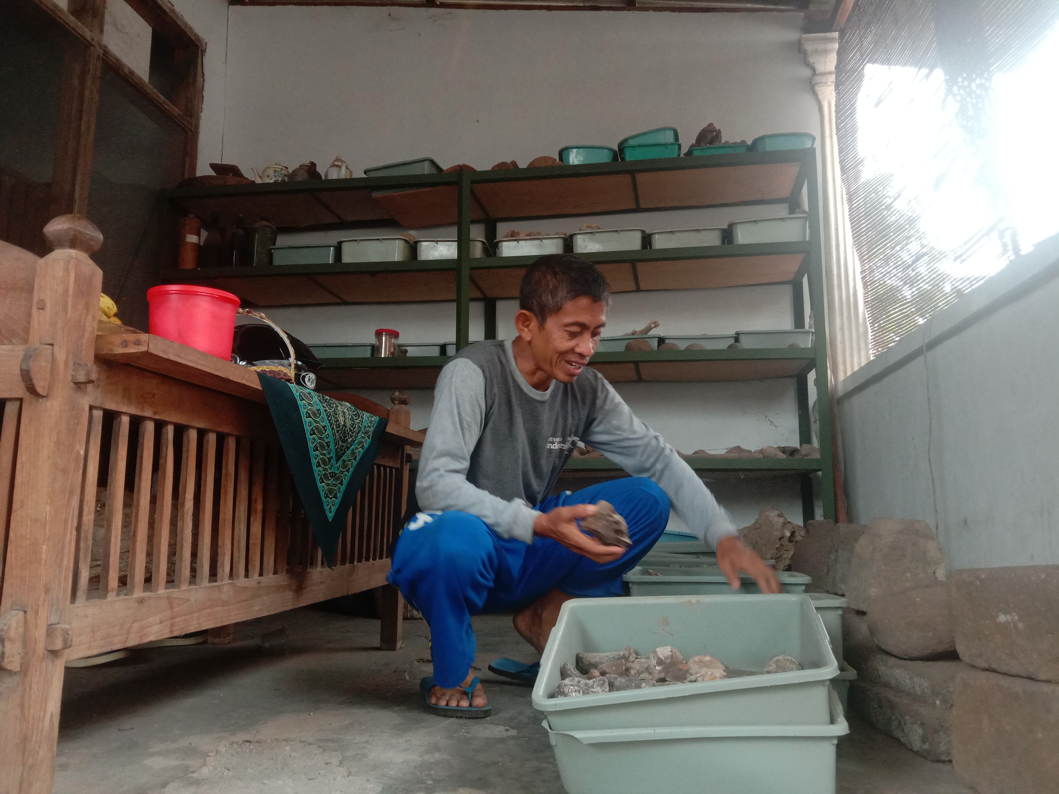 Warga Nganjuk Ini Kumpulkan Benda Purbakala Untuk Museum, Pernah Ditawar Puluhan Juta Tak Dilepas