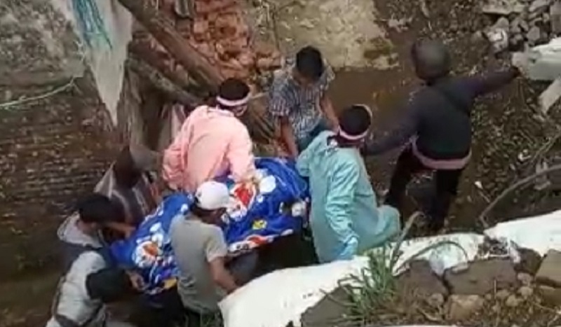 Sepulang dari Gunung Bromo Motor Pengantin Baru di Pasuruan Terjun Bebas ke Jurang, Istrinya Tewas
