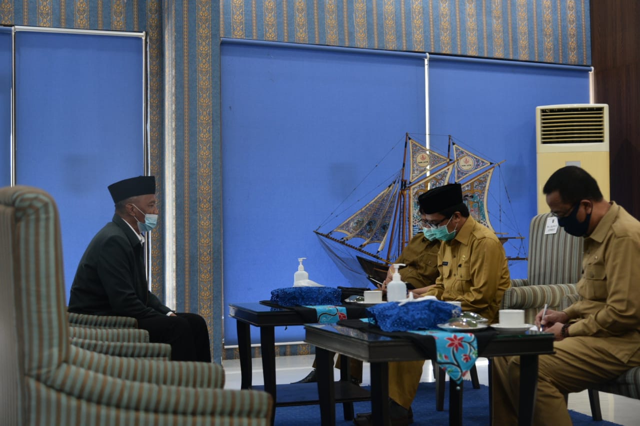 Di Akhir Jabatan, Kiai Muqit Tetap Dengarkan Aspirasi Warga Jember