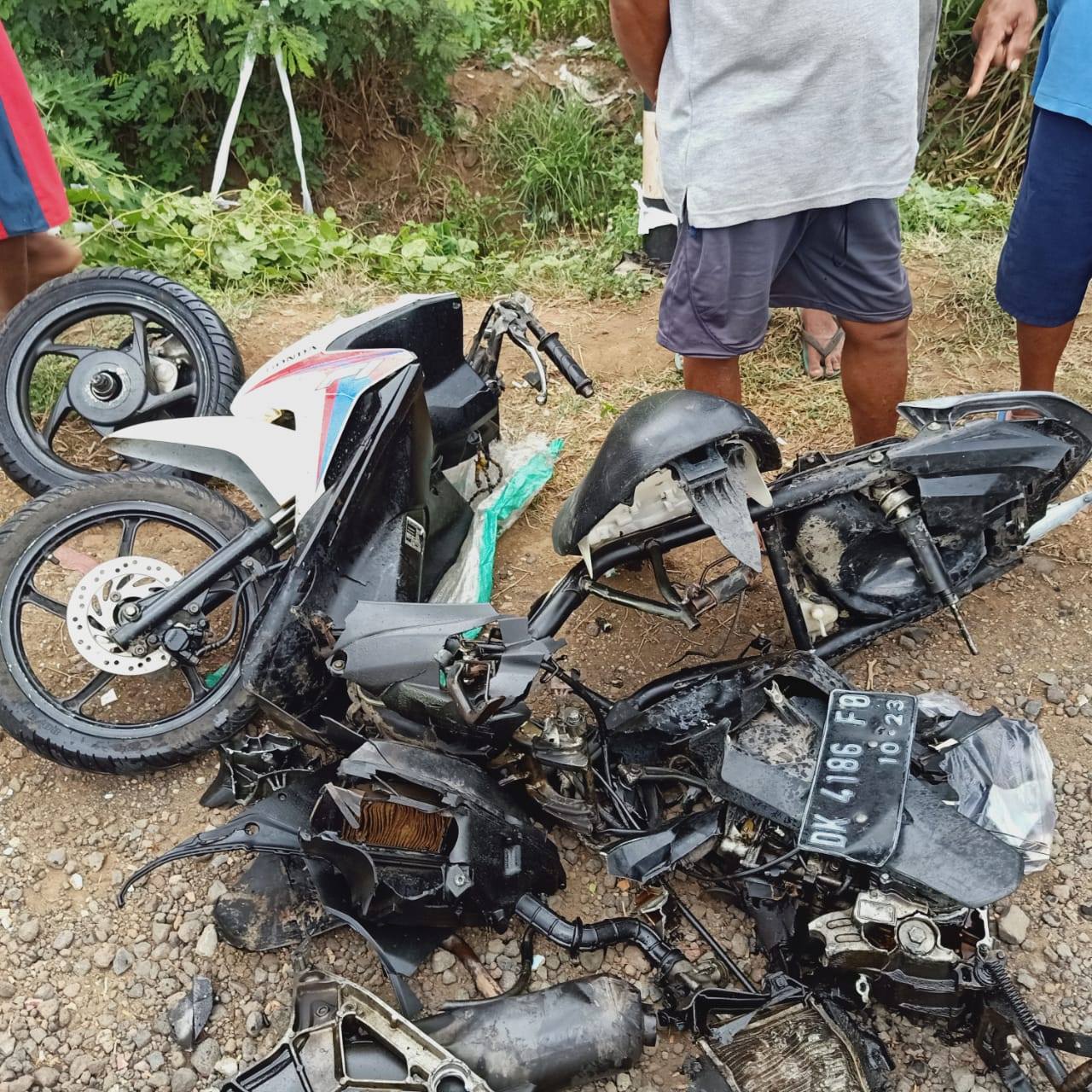 Kecelakaan Beruntun di Wongsorejo, Satu Pengendara Motor Bablas Alam Barzah