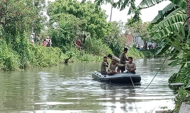 Selamatkan Sandal Hanyut di Sungai, Nyawa Pemuda Sidoarjo Ini Malah Tak Selamat
