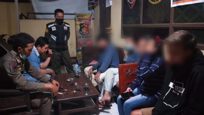 Tak Mau Dikatakan Kumpul Kebo, Dua Pasangan ini Berdalih Nikah Siri